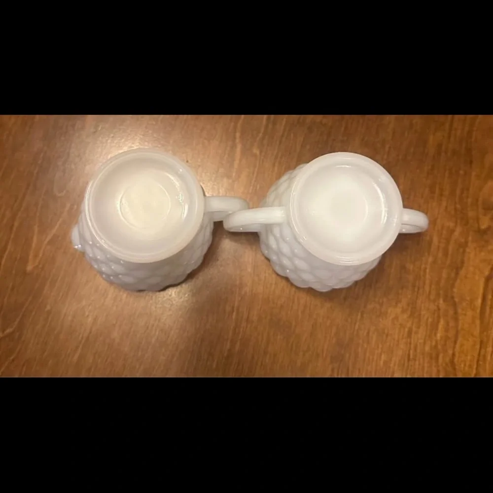 Vintage Anchor Hocking Bubble Milk Glass Cream and
Sugar Set - Picture 4 of 4